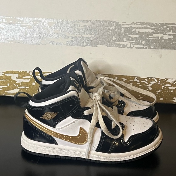 Jordan  1 “Patent” - Picture 2 of 7